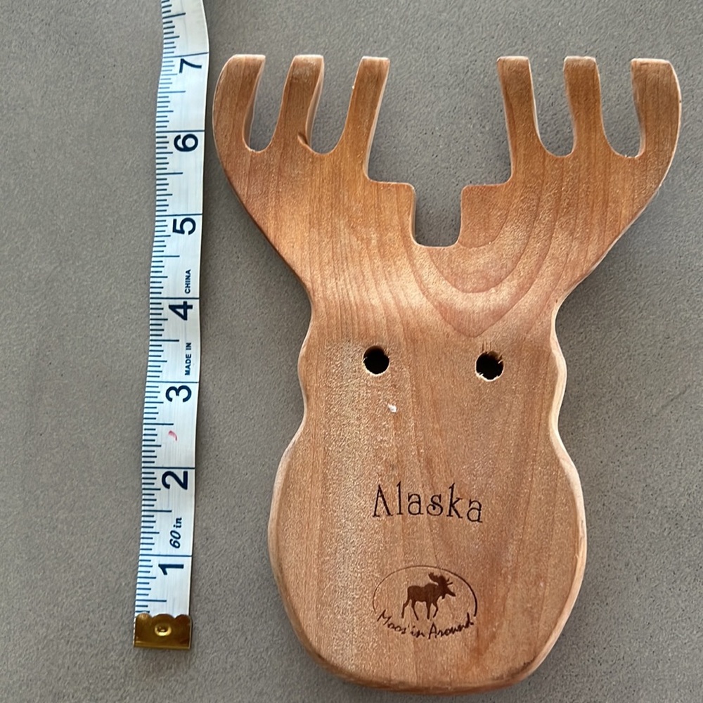 Unique wooden salad 🥗 tongs!! - Picture 3 of 4